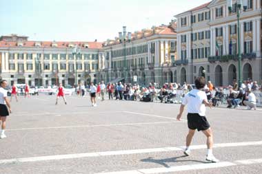 Il gioco intenazionale di scena a Cuneo
